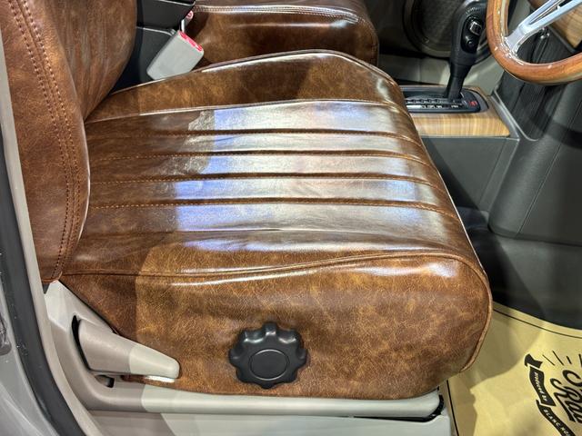 エクストレイル Ｘ　アウトドアカスタム／全塗装／リフトアップ／新品ホイールタイヤセット／リフトアップ／新品ヴィンテージ調シートカバー／オリジナルウッド調パネルセット／新品ウッドハンドル（33枚目）