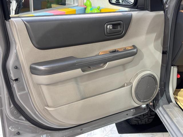 エクストレイル Ｘ　アウトドアカスタム／全塗装／リフトアップ／新品ホイールタイヤセット／リフトアップ／新品ヴィンテージ調シートカバー／オリジナルウッド調パネルセット／新品ウッドハンドル（36枚目）