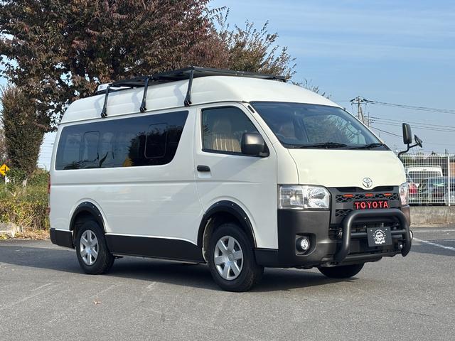 ハイエースバン 　８ナンバーキャンピング／新品ルーフエアコン／新品ソーラーパネル／新品ベッドキット／新品ヴィンテージ調シートカバー／６人乗り／アウトドアカスタム（4枚目）