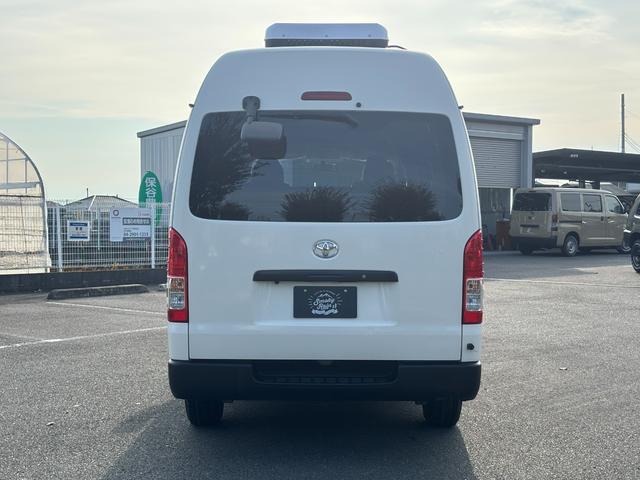 ハイエースバン 　８ナンバーキャンピング／新品ルーフエアコン／新品ソーラーパネル／新品ベッドキット／新品ヴィンテージ調シートカバー／６人乗り／アウトドアカスタム（8枚目）