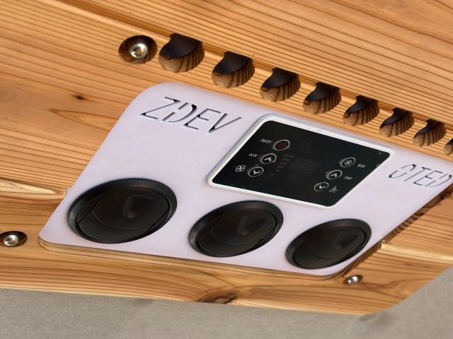 ハイエースバン 　８ナンバーキャンピング／新品ルーフエアコン／新品ソーラーパネル／新品ベッドキット／新品ヴィンテージ調シートカバー／６人乗り／アウトドアカスタム（31枚目）