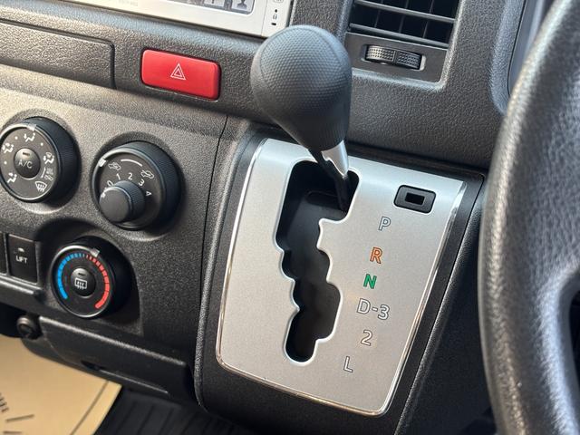 ハイエースバン 　８ナンバーキャンピング／新品ルーフエアコン／新品ソーラーパネル／新品ベッドキット／新品ヴィンテージ調シートカバー／６人乗り／アウトドアカスタム（44枚目）