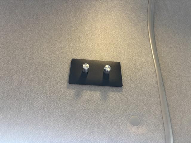 ハイエースバン 　８ナンバーキャンピング／新品ルーフエアコン／新品ソーラーパネル／新品ベッドキット／新品ヴィンテージ調シートカバー／６人乗り／アウトドアカスタム（47枚目）