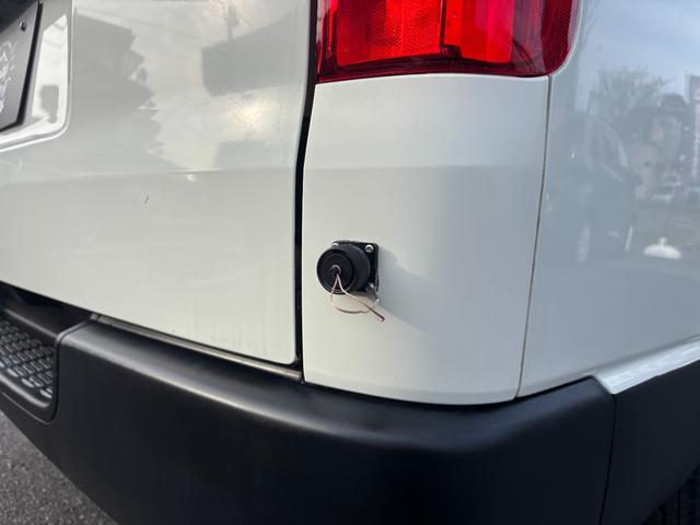 ハイエースバン 　８ナンバーキャンピング／新品ルーフエアコン／新品ソーラーパネル／新品ベッドキット／新品ヴィンテージ調シートカバー／６人乗り／アウトドアカスタム（49枚目）