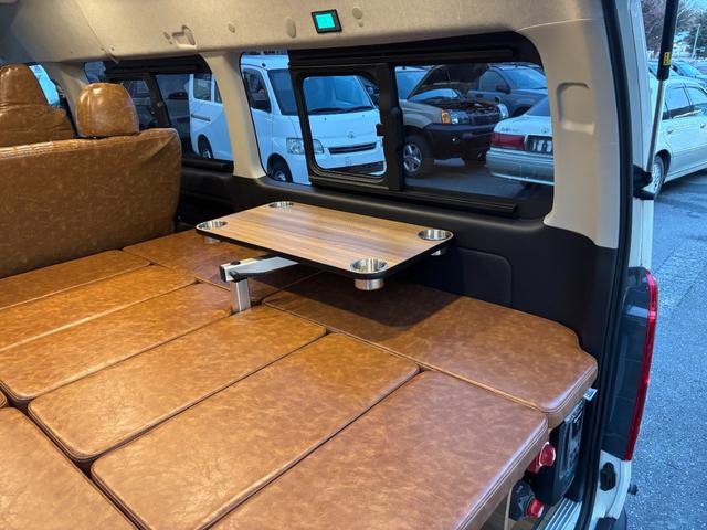 ハイエースバン 　８ナンバーキャンピング／新品ルーフエアコン／新品ソーラーパネル／新品ベッドキット／新品ヴィンテージ調シートカバー／６人乗り／アウトドアカスタム（51枚目）