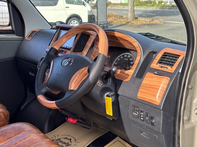 タウンエースバン ＧＬ　オールペイント／社外回転セカンドシート（新品）／新品ヴィンテージ調シートカバー／新品ウッド調パネルセット／新品ウッドコンビハンドル／新品ホイールタイヤセット／新品リフトアップサス／車中泊仕様（33枚目）