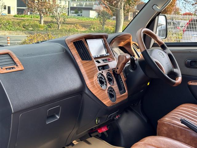 タウンエースバン ＧＬ　オールペイント／社外回転セカンドシート（新品）／新品ヴィンテージ調シートカバー／新品ウッド調パネルセット／新品ウッドコンビハンドル／新品ホイールタイヤセット／新品リフトアップサス／車中泊仕様（36枚目）