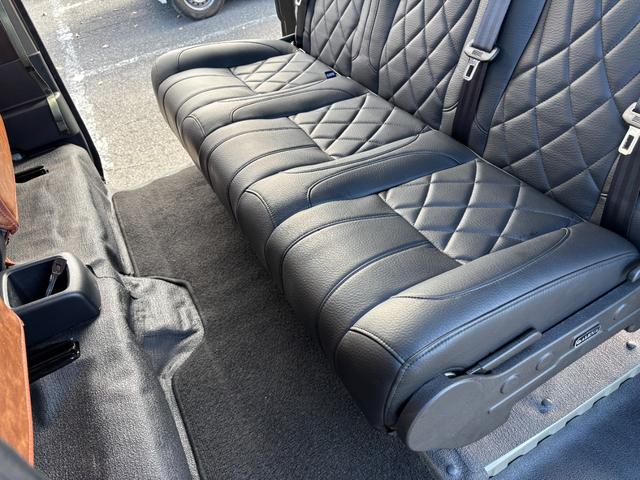 タウンエースバン ＧＬ　オールペイント／社外回転セカンドシート（新品）／新品ヴィンテージ調シートカバー／新品ウッド調パネルセット／新品ウッドコンビハンドル／新品ホイールタイヤセット／新品リフトアップサス／車中泊仕様（64枚目）