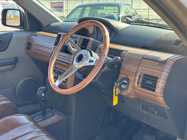 エクストレイル Ｓ　切り替え式４ＷＤ／オールペイント／アウトドアカスタム／新品リフトアップサス／新品ホイールタイヤセット／新品ヴィンテージ調シートカバー／新品パネル＆ハンドル／ヘッドライトインナーブラック加工（4枚目）