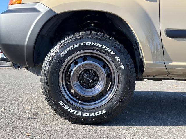 エクストレイル Ｓ　切り替え式４ＷＤ／オールペイント／アウトドアカスタム／新品リフトアップサス／新品ホイールタイヤセット／新品ヴィンテージ調シートカバー／新品パネル＆ハンドル／ヘッドライトインナーブラック加工（27枚目）