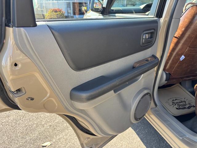 エクストレイル Ｓ　切り替え式４ＷＤ／オールペイント／アウトドアカスタム／新品リフトアップサス／新品ホイールタイヤセット／新品ヴィンテージ調シートカバー／新品パネル＆ハンドル／ヘッドライトインナーブラック加工（38枚目）