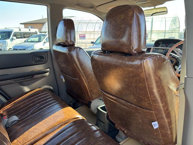 エクストレイル Ｓ　切り替え式４ＷＤ／オールペイント／アウトドアカスタム／新品リフトアップサス／新品ホイールタイヤセット／新品ヴィンテージ調シートカバー／新品パネル＆ハンドル／ヘッドライトインナーブラック加工（40枚目）