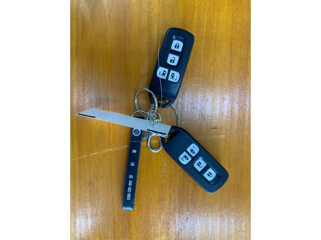 N-BOX G・ターボパッケージ 横滑り防止システム AUTOエアコン セキュリティアラーム ETC装備 Wエアバッグ パワーステアリング 衝突安全ボディ オートクルーズコントロール ベンチシート ABS DVD再生可 スマートキー(2枚目)