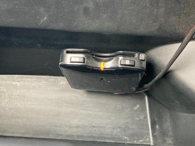 N-BOX G・ターボパッケージ 横滑り防止システム AUTOエアコン セキュリティアラーム ETC装備 Wエアバッグ パワーステアリング 衝突安全ボディ オートクルーズコントロール ベンチシート ABS DVD再生可 スマートキー(7枚目)