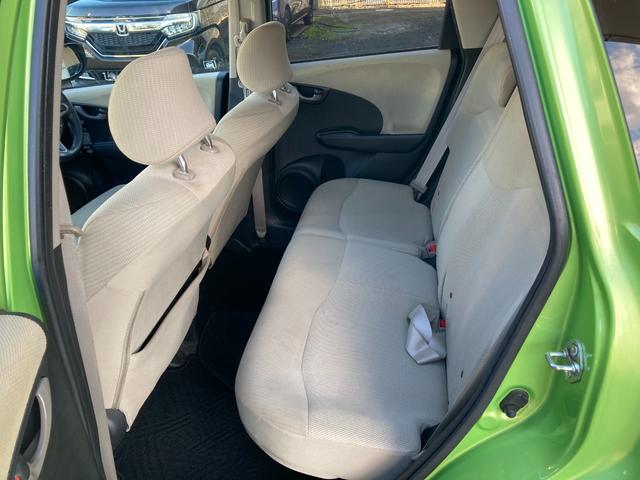 フィットハイブリッド ベースグレード　ＥＴＣ・ＡＵＸ・キーレスエントリー・ＣＤ再生（8枚目）