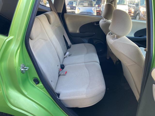 フィットハイブリッド ベースグレード　ＥＴＣ・ＡＵＸ・キーレスエントリー・ＣＤ再生（11枚目）