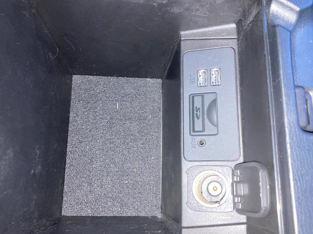 ベンチシート　キャプテンシート　子供を乗せる　送迎に使う　代行で使う　おしゃれなインテリア　スタイリッシュ　後席モニター　仕事　椅子倒せる　荷物載る　自転車乗せる　四駆　何でもご用意出来ます！