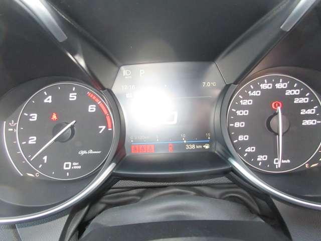 ジュリア ヴェローチェ ワンオーナー 禁煙車 ブラックレーザーシート 純正19インチアルミホイール 前後ドラレコ(21枚目)