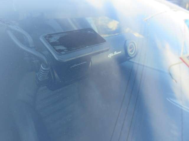 ジュリア ヴェローチェ ワンオーナー 禁煙車 ブラックレーザーシート 純正19インチアルミホイール 前後ドラレコ(25枚目)