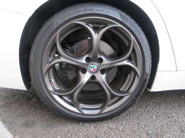 ジュリア ヴェローチェ ワンオーナー 禁煙車 ブラックレーザーシート 純正19インチアルミホイール 前後ドラレコ(33枚目)