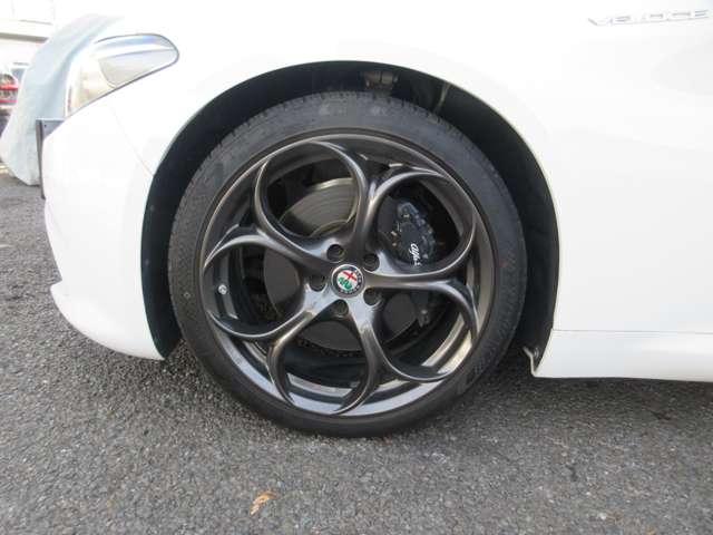 ジュリア ヴェローチェ ワンオーナー 禁煙車 ブラックレーザーシート 純正19インチアルミホイール 前後ドラレコ(35枚目)