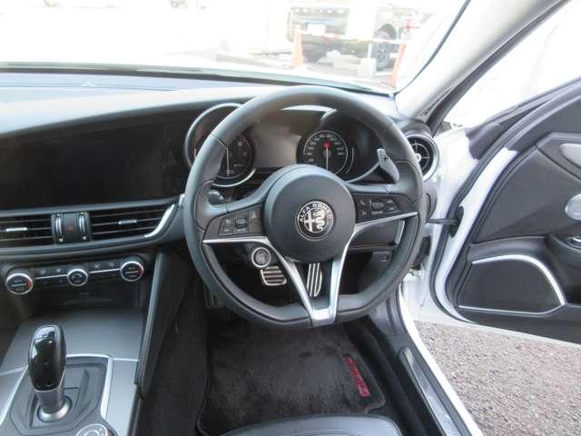 ジュリア ヴェローチェ ワンオーナー 禁煙車 ブラックレーザーシート 純正19インチアルミホイール 前後ドラレコ(37枚目)