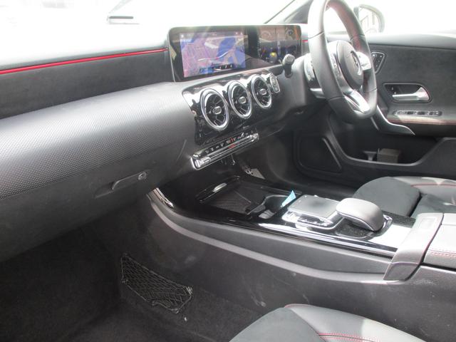 A180 AMG スタイル 純正ナビTV バックカメラ 現行(12枚目)