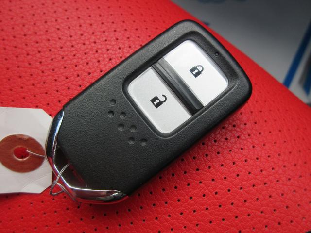 β 無限エアロ 無限AW ナビTV 6スピード 革調シートカバー ETC LEDヘッド スマートキー 新車記録簿(9枚目)