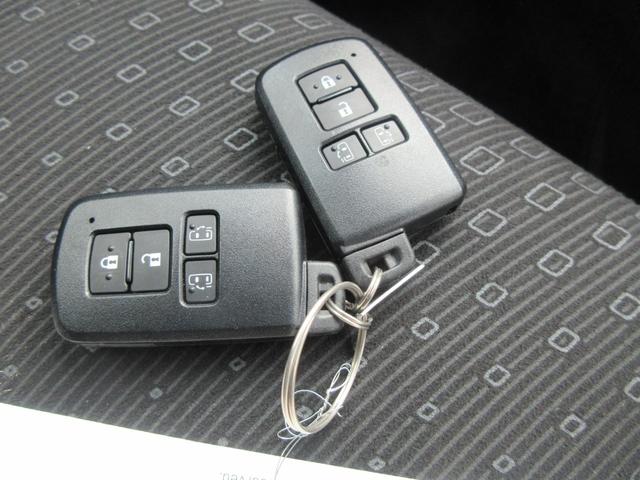 ハイブリッドV ツインモニター バックカメラ フルセグナビ 両側自動ドア ETC セーフティセンス LEDヘッド 新車記録簿(9枚目)