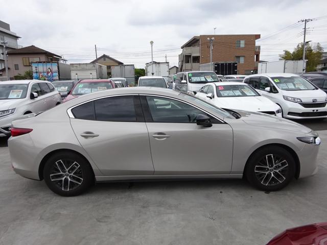 マツダ ＭＡＺＤＡ３セダン