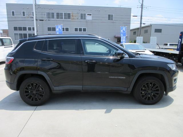 ジープ・コンパス リミテッド　４ＷＤ　純正ナビ　バックカメラ　黒革シート　パワーバックドア　ＡＬＰＩＮＥスピーカー　シートヒーター　パワーシート　アダプティブクルーズコントロール　ドラレコ　ＥＴＣ　ブラックＡＷ（13枚目）