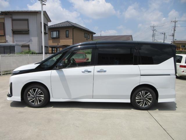 セレナ ｅ－パワー　ハイウェイスターＶ　オプションエアロ　プロパイロット　純正ナビ　フルセグＴＶ　全周囲カメラ　両側パワースライドドア　デジタルインナーミラー　ＥＴＣ　ＬＥＤヘッドライト　ＢＳＭ　置くだけ充電　インテリジェントキー（14枚目）