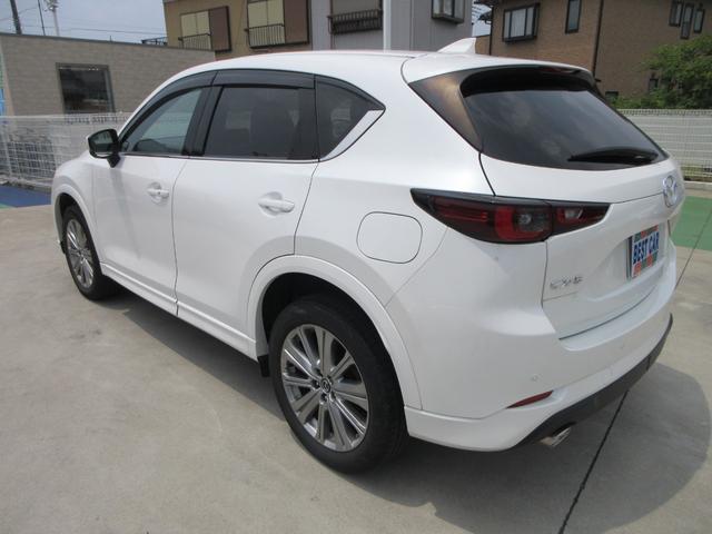 ＣＸ－５ ＸＤ　エクスクルーシブモード　後期モデル　本革シート　純正ナビ　フルセグＴＶ　全周囲カメラ　パワーバックドア　ＢＯＳＥサウンド　レーダークルコン　ドラレコ　ＥＴＣ　シートヒーター　パワーシート　ＬＥＤヘッドライト（16枚目）