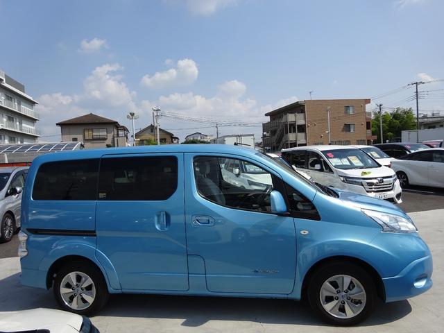 ｅ－ＮＶ２００ワゴン Ｇ　純正ナビ　バックカメラ　ドライブレコーダー　ＥＴＣ　ＣＤ　ＵＳＢ　シートヒーター　ハンドルヒーター　３列シート　急速充電口　充電コード　スマートキー　１１セグメント（16枚目）