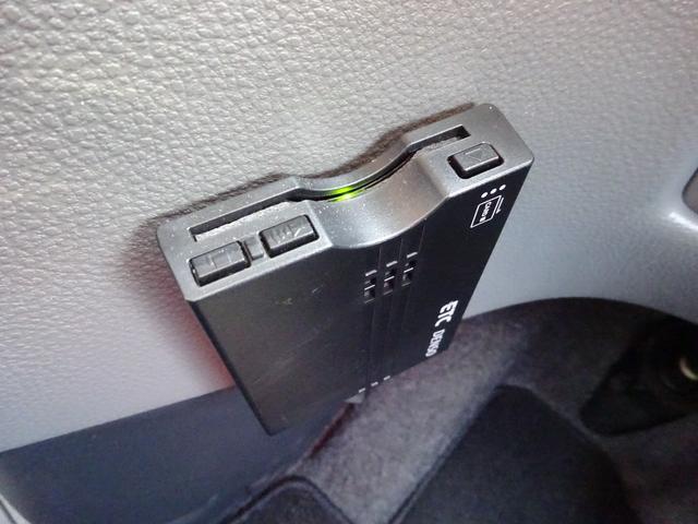 ｅ－ＮＶ２００ワゴン Ｇ　純正ナビ　バックカメラ　ドライブレコーダー　ＥＴＣ　ＣＤ　ＵＳＢ　シートヒーター　ハンドルヒーター　３列シート　急速充電口　充電コード　スマートキー　１１セグメント（27枚目）