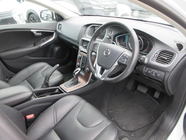 Ｖ４０ Ｔ３　クラシックエディション　パノラマガラスルーフ　黒革シート　純正ナビフルセグＴＶ　バックカメラ　ハーマンカードンサウンド　アダプティブクルーズコントロール　パドルシフト　シートヒーター　ＥＴＣ　ＬＥＤヘッドライト　スマートキー（46枚目）