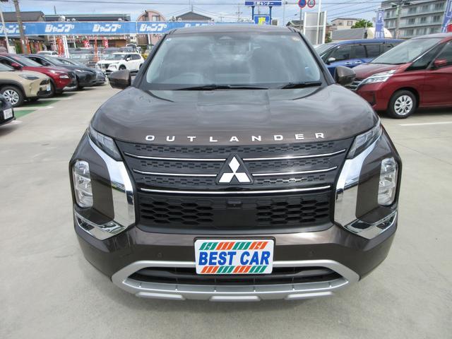アウトランダーＰＨＥＶ Ｇ　４ＷＤ　純正９インチナビ　フルセグＴＶ　全周囲カメラ　パワーバックドア　マイパイロット　パドルシフト　前後ドラレコ　ＥＴＣ　社外デジタルインナーミラー　ハーフレザーシート　シートヒーター　パワーシート（5枚目）