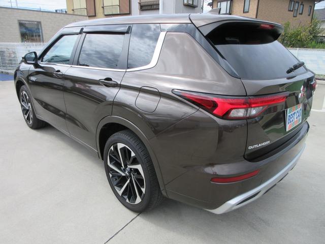 アウトランダーＰＨＥＶ Ｇ　４ＷＤ　純正９インチナビ　フルセグＴＶ　全周囲カメラ　パワーバックドア　マイパイロット　パドルシフト　前後ドラレコ　ＥＴＣ　社外デジタルインナーミラー　ハーフレザーシート　シートヒーター　パワーシート（16枚目）