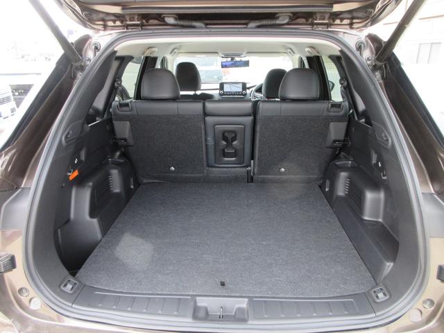 アウトランダーＰＨＥＶ Ｇ　４ＷＤ　純正９インチナビ　フルセグＴＶ　全周囲カメラ　パワーバックドア　マイパイロット　パドルシフト　前後ドラレコ　ＥＴＣ　社外デジタルインナーミラー　ハーフレザーシート　シートヒーター　パワーシート（18枚目）