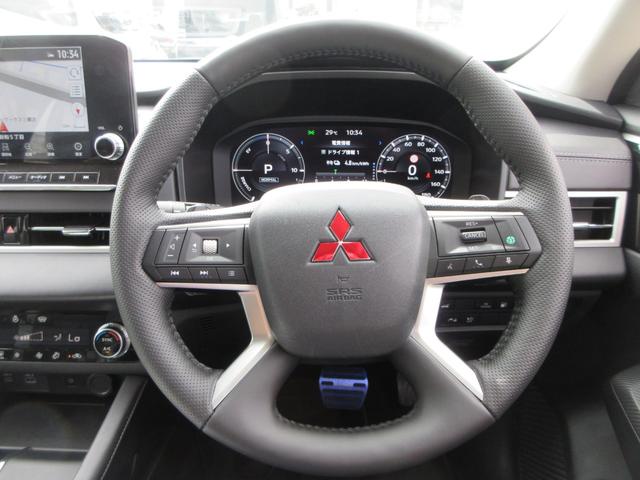 アウトランダーＰＨＥＶ Ｇ　４ＷＤ　純正９インチナビ　フルセグＴＶ　全周囲カメラ　パワーバックドア　マイパイロット　パドルシフト　前後ドラレコ　ＥＴＣ　社外デジタルインナーミラー　ハーフレザーシート　シートヒーター　パワーシート（23枚目）