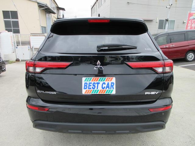 アウトランダーＰＨＥＶ Ｍ　４ＷＤ　純正９インチナビフルセグＴＶ　全周囲カメラ　マイパイロット　パドルシフト　ＥＴＣ　シートヒーター　ステアリングヒーター　ＬＥＤヘッド　ワイアレス充電　１８インチＡＷ　スマートキー　充電ケーブル（15枚目）