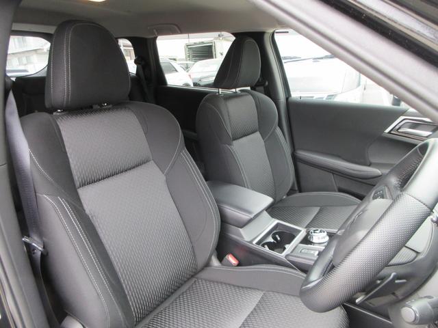 アウトランダーＰＨＥＶ Ｍ　４ＷＤ　純正９インチナビフルセグＴＶ　全周囲カメラ　マイパイロット　パドルシフト　ＥＴＣ　シートヒーター　ステアリングヒーター　ＬＥＤヘッド　ワイアレス充電　１８インチＡＷ　スマートキー　充電ケーブル（45枚目）