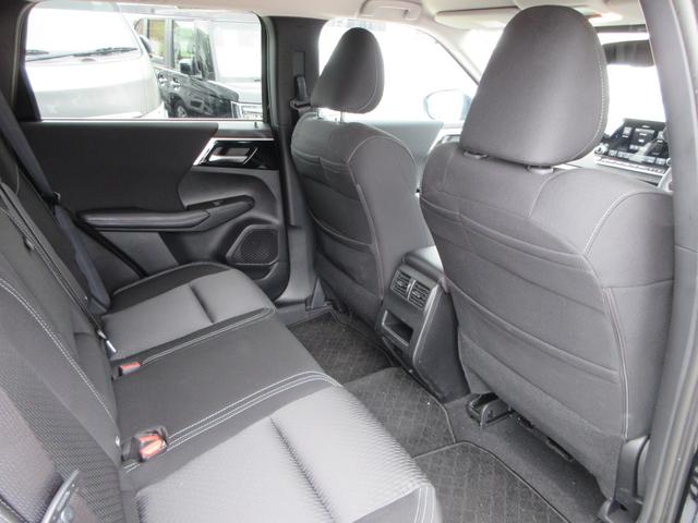 アウトランダーＰＨＥＶ Ｍ　４ＷＤ　純正９インチナビフルセグＴＶ　全周囲カメラ　マイパイロット　パドルシフト　ＥＴＣ　シートヒーター　ステアリングヒーター　ＬＥＤヘッド　ワイアレス充電　１８インチＡＷ　スマートキー　充電ケーブル（48枚目）