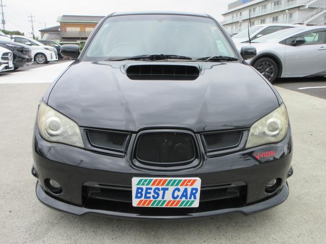 インプレッサ ＷＲＸ　５速ＭＴ　４ＷＤ　リアスポイラー　ＳＴＩマフラー　カロッツェリアオーディオ　バックカメラ　ＥＴＣ　純正ｍｏｍｏステアリング　社外１８インチＡＷ　キーレスエントリー　Ｂｌｕｅｔｏｏｔｈ（5枚目）