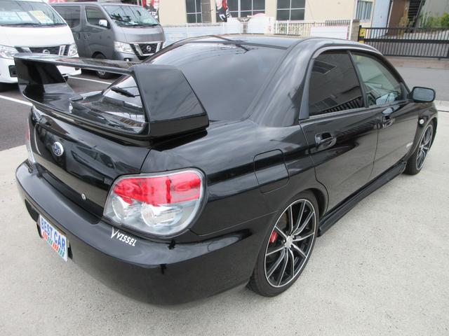 インプレッサ ＷＲＸ　５速ＭＴ　４ＷＤ　リアスポイラー　ＳＴＩマフラー　カロッツェリアオーディオ　バックカメラ　ＥＴＣ　純正ｍｏｍｏステアリング　社外１８インチＡＷ　キーレスエントリー　Ｂｌｕｅｔｏｏｔｈ（17枚目）