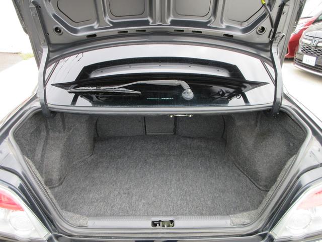 インプレッサ ＷＲＸ　５速ＭＴ　４ＷＤ　リアスポイラー　ＳＴＩマフラー　カロッツェリアオーディオ　バックカメラ　ＥＴＣ　純正ｍｏｍｏステアリング　社外１８インチＡＷ　キーレスエントリー　Ｂｌｕｅｔｏｏｔｈ（19枚目）