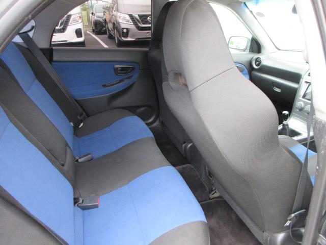 インプレッサ ＷＲＸ　５速ＭＴ　４ＷＤ　リアスポイラー　ＳＴＩマフラー　カロッツェリアオーディオ　バックカメラ　ＥＴＣ　純正ｍｏｍｏステアリング　社外１８インチＡＷ　キーレスエントリー　Ｂｌｕｅｔｏｏｔｈ（41枚目）