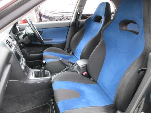 インプレッサ ＷＲＸ　５速ＭＴ　４ＷＤ　リアスポイラー　ＳＴＩマフラー　カロッツェリアオーディオ　バックカメラ　ＥＴＣ　純正ｍｏｍｏステアリング　社外１８インチＡＷ　キーレスエントリー　Ｂｌｕｅｔｏｏｔｈ（46枚目）