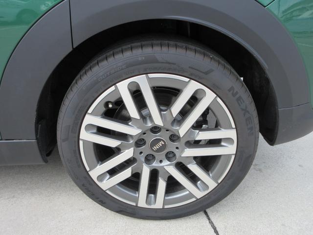 MINI クーパーC クラシック・トリム 純正ナビ バックカメラ アップルカープレイ クルーズコントロール ドライブレコーダー ミラーETC ハーフレザーシート シートヒーター ステアリングヒーター 純正17インチAW(10枚目)