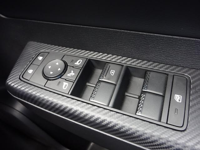トライトン ＧＬＳ　純正９インチナビ　フルセグＴＶ　アラウンドビューモニター　Ｂｌｕｅｔｏｏｔｈ　ＵＳＢ　アダプティブクルーズコントロール　レーンキープアシスト　ブラインドスポットモニター　シートヒーター（24枚目）